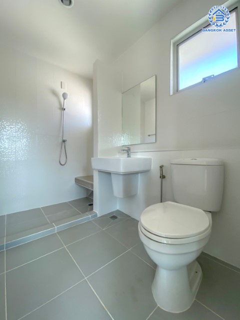 บ้านมือสองตกแต่งใหม่ ม.พฤกษ์ลดา1 บางใหญ่-เซ็นทรัลเวสต์เกต บนเนื้อที่ 50 ตร.ว. ฟังก์ชัน 3 ห้องนอน 2 ห้องน้ำ 2 ที่จอดรถ ทำเลเดินทางสะดวก เชื่อมต่อถ.กาญจนาภิเษก เพียง 10 นาทีถึงรถไฟฟ้าสายสีม่วง "สถานีคลองบางไผ่" ใกล้เซ็นทรัลเวสต์เกต จองเลย!...